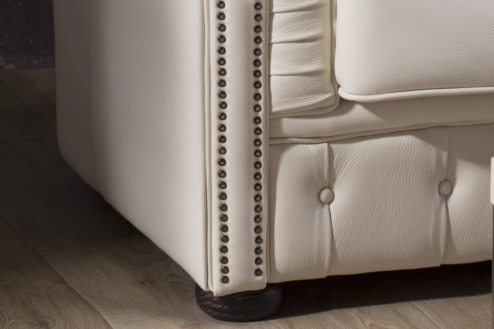 Canapea Chesterfild din Piele - imagine 4